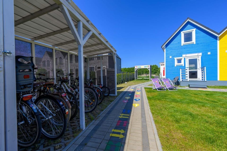 Property building, Day, Cycling