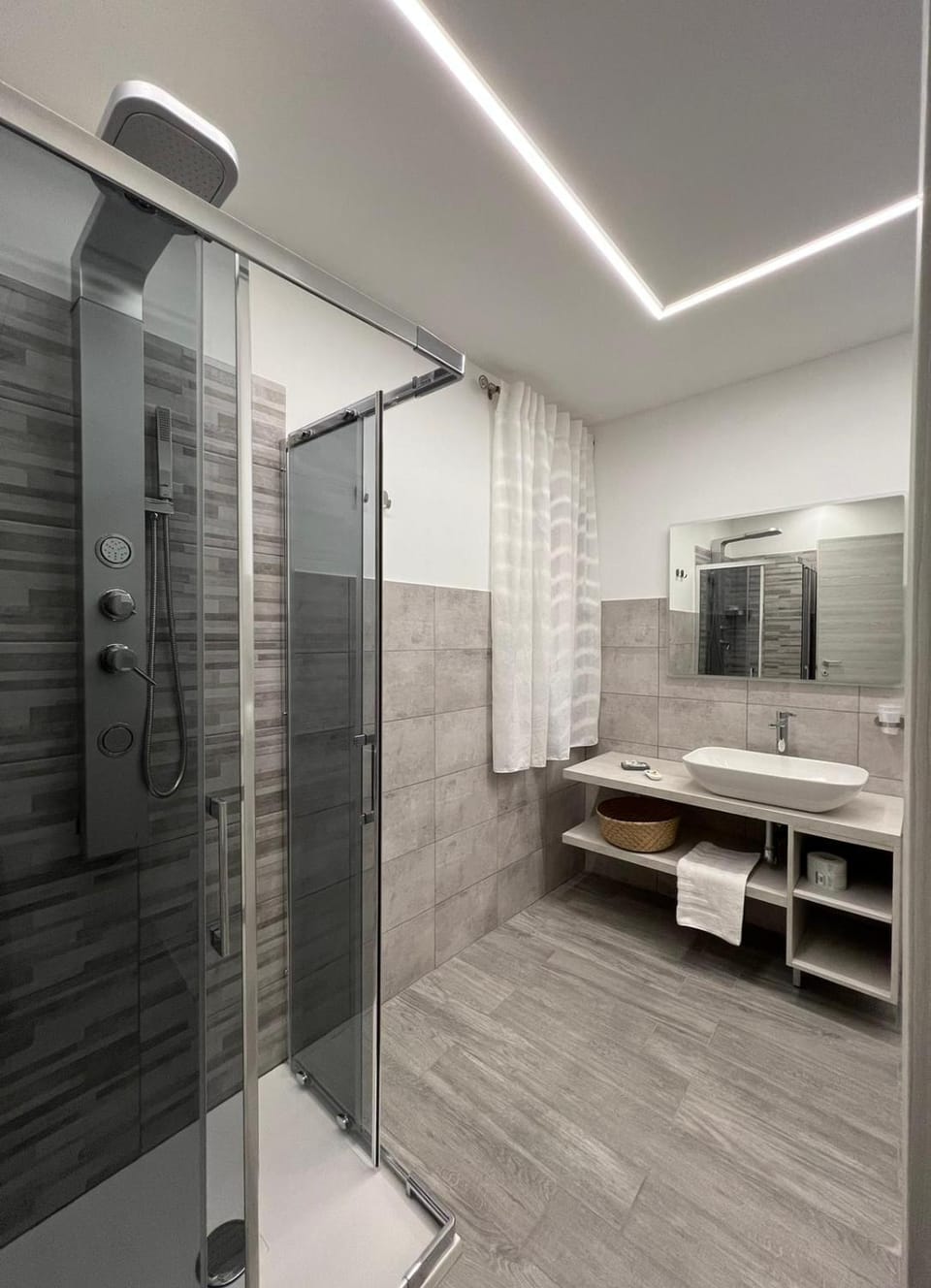 Shower, Bathroom, towels