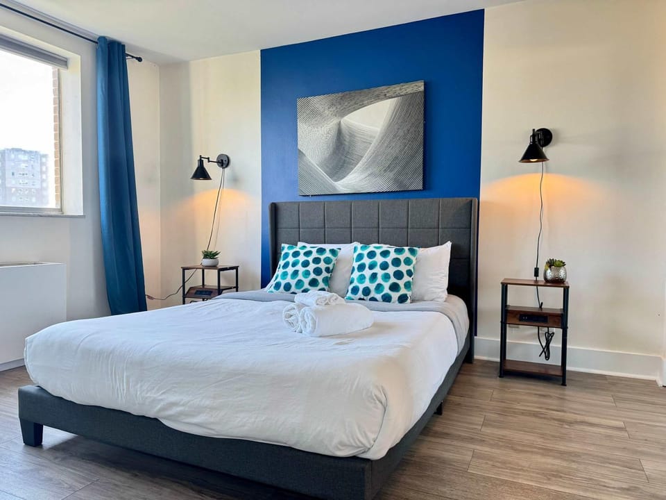 2B1B Modern Downtown ATL Condo w 1 Free Parking LM1007 Apartment in Atlanta