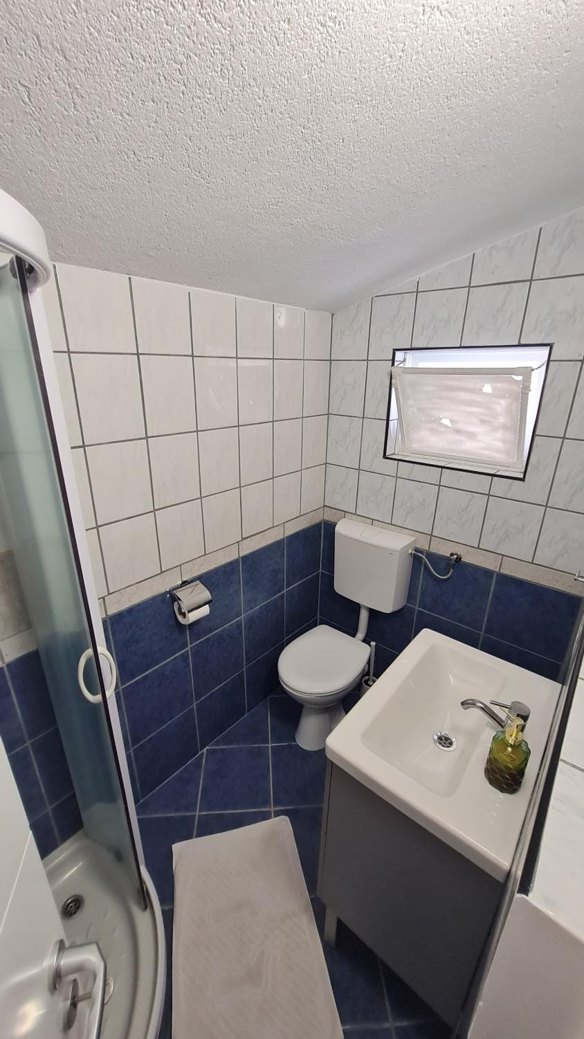 Apartmani Mlinar-One Bedroom Seaview Apartment in Šibenik-Knin County, Croatia