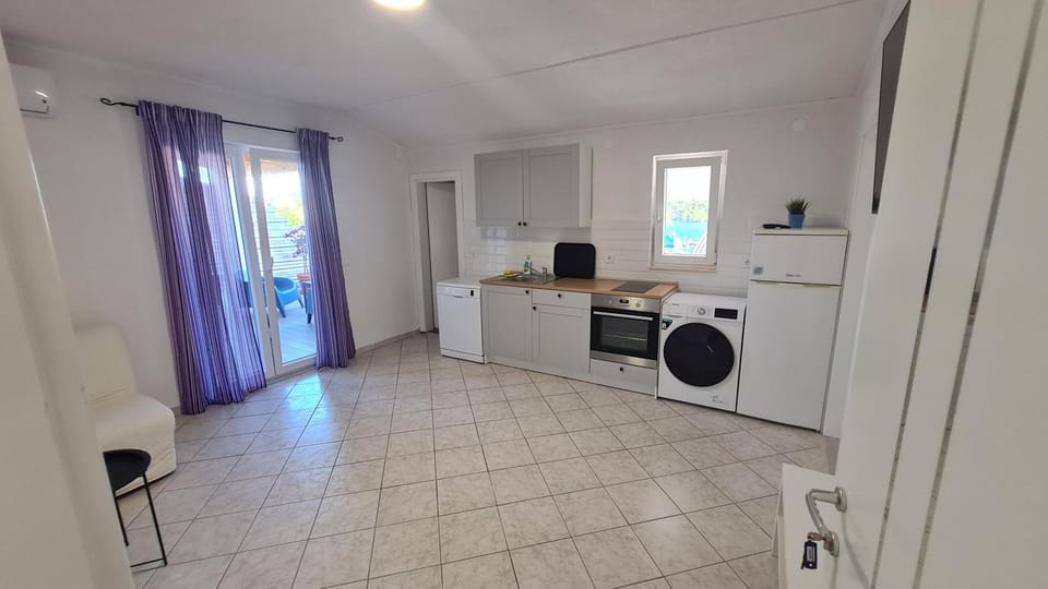 Apartmani Mlinar-One Bedroom Seaview Apartment in Šibenik-Knin County, Croatia