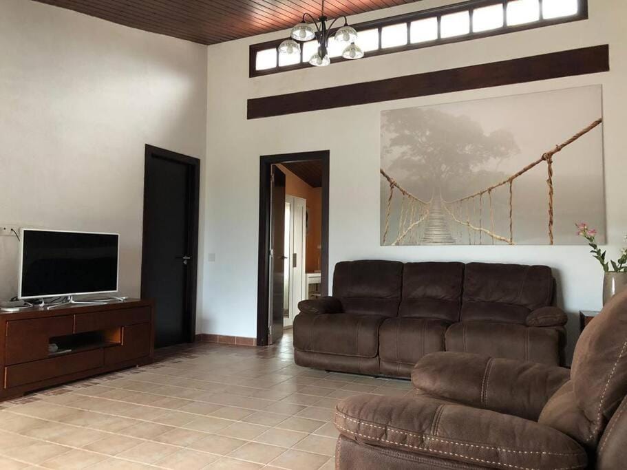 TV and multimedia, Living room, Seating area, Evening entertainment