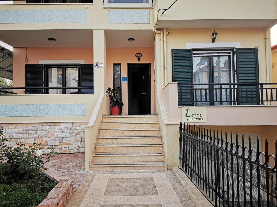Studio Apartments Eirini Apartment in İzmir Province