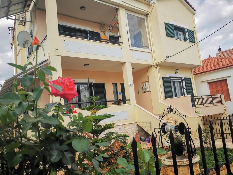 Studio Apartments Eirini Apartment in İzmir Province