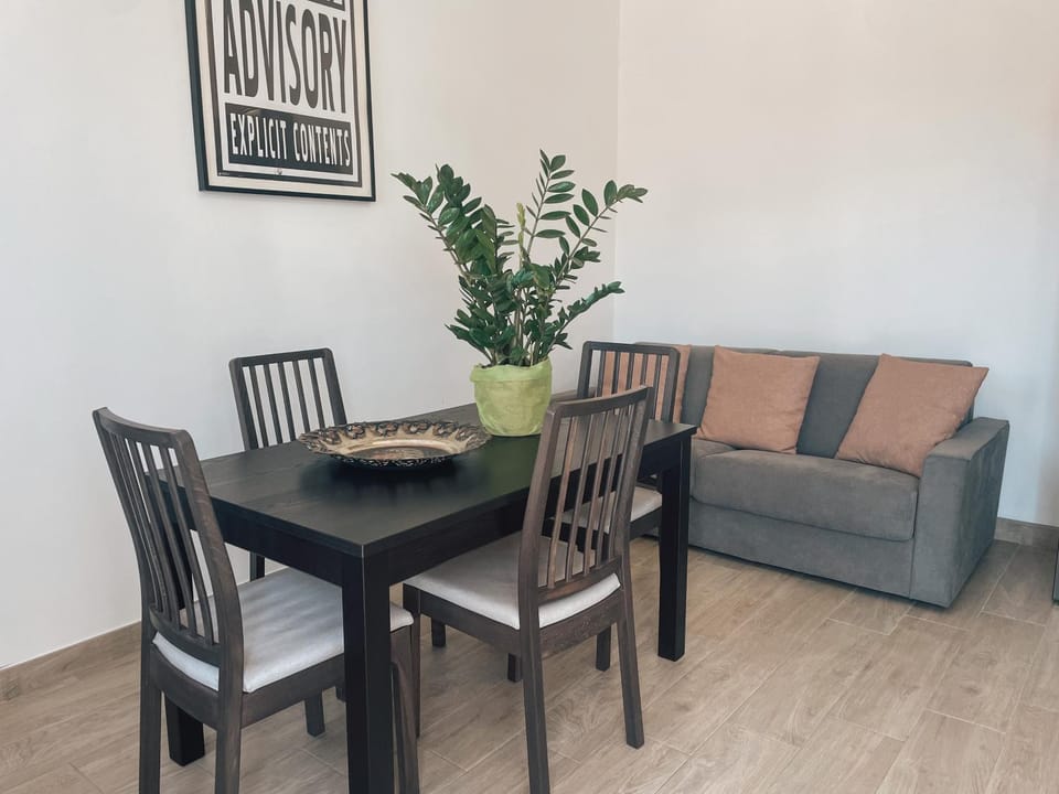 Living room, Seating area, Dining area