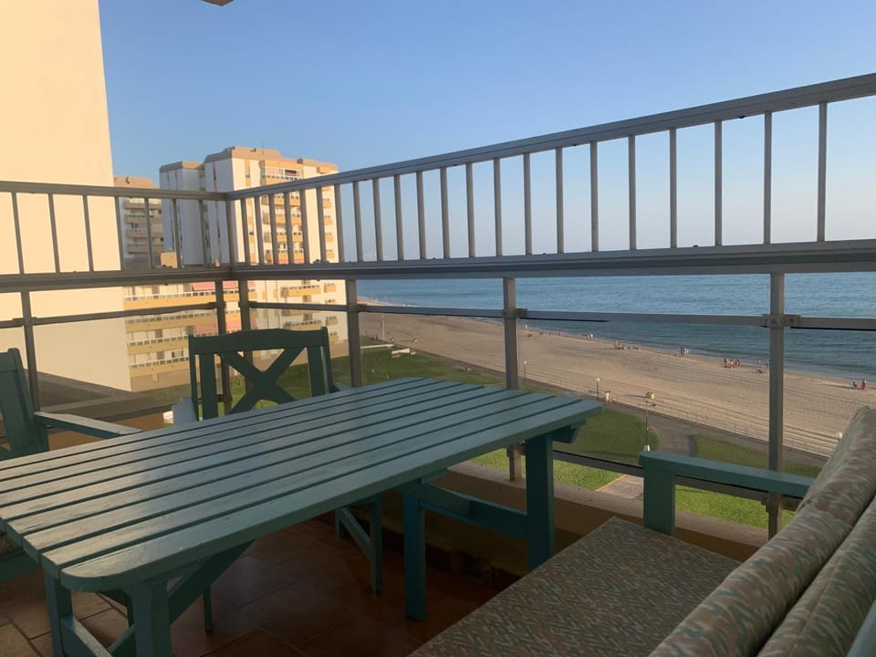 Natural landscape, Balcony/Terrace, Balcony/Terrace, Dining area, Beach, Sea view