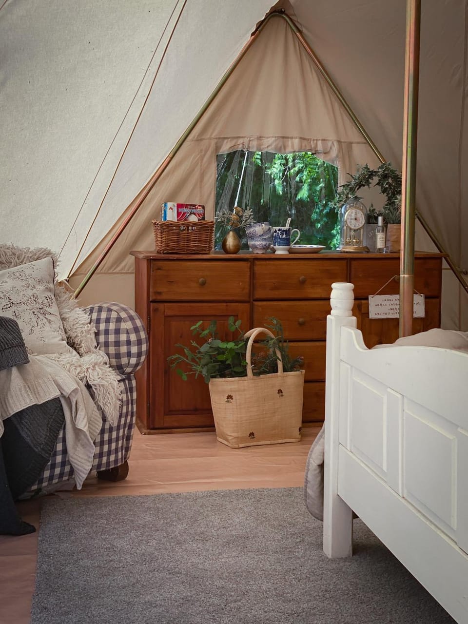 Idyllisk glamping rett ved elven Luxury tent in Viken, Norway