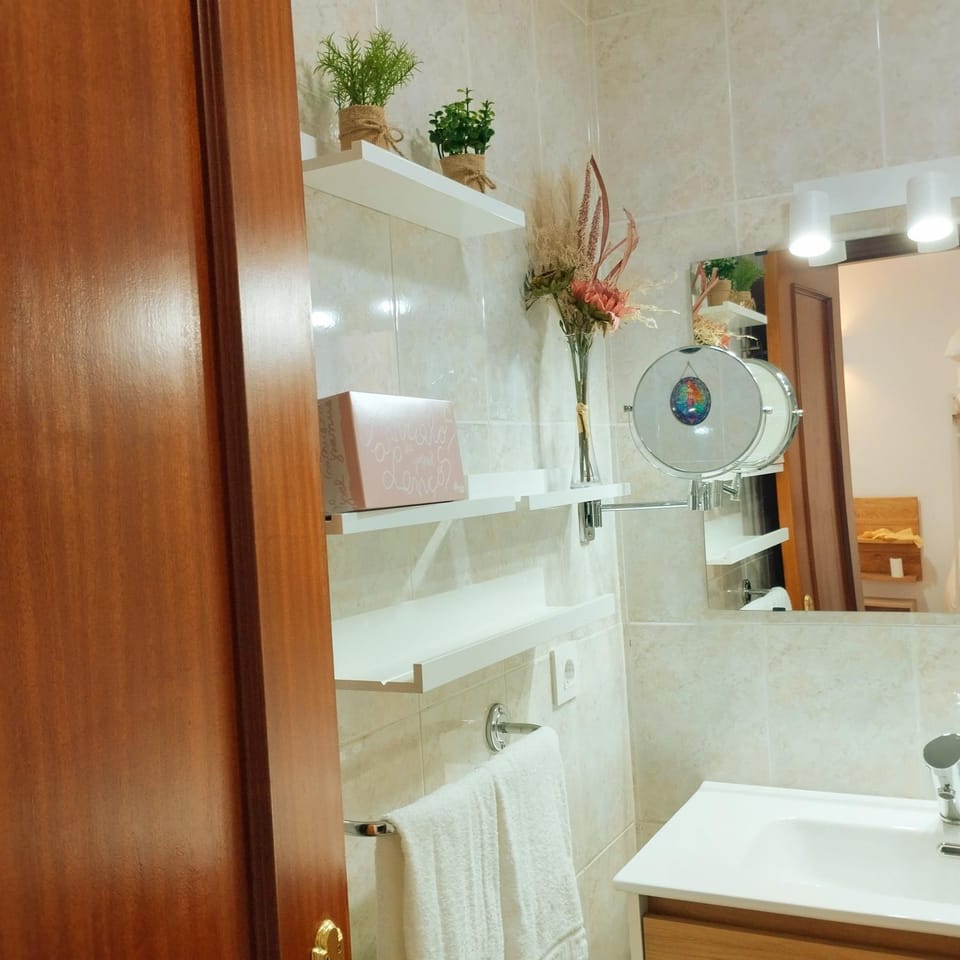Shower, Bathroom, towels
