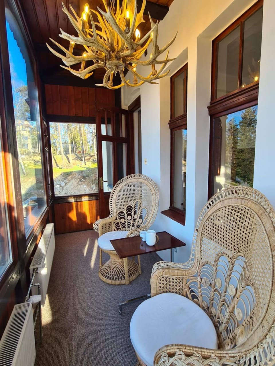 View (from property/room), Balcony/Terrace, Decorative detail, Seating area, Area and facilities