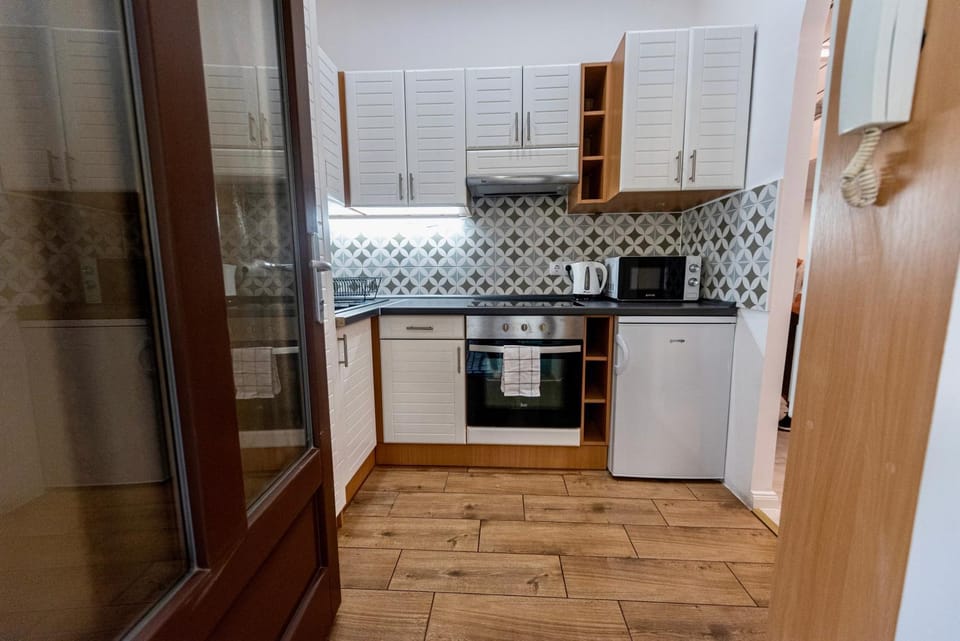 Kitchen or kitchenette, minibar, pet friendly, stove
