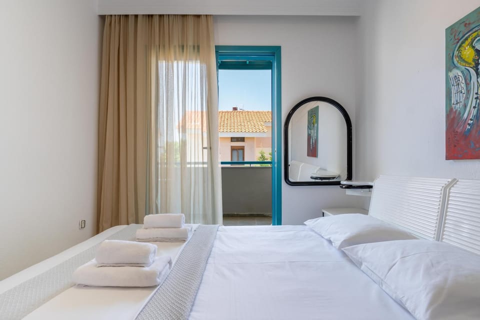 Bed, View (from property/room), Balcony/Terrace, Photo of the whole room, Bedroom, towels