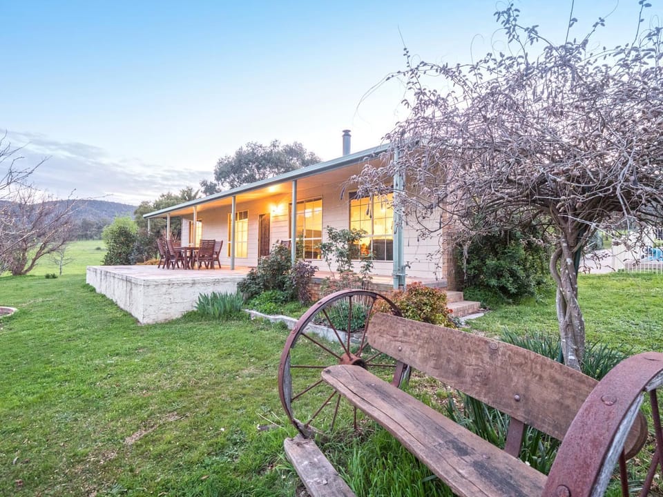 Property building, Garden, Balcony/Terrace, Garden view