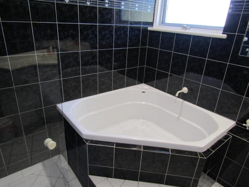 Bathroom, Bath