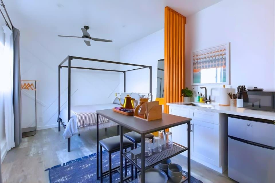 Vibe on the Patio at a Modern Luxury Studio near LAX Beach Apartment in Culver City