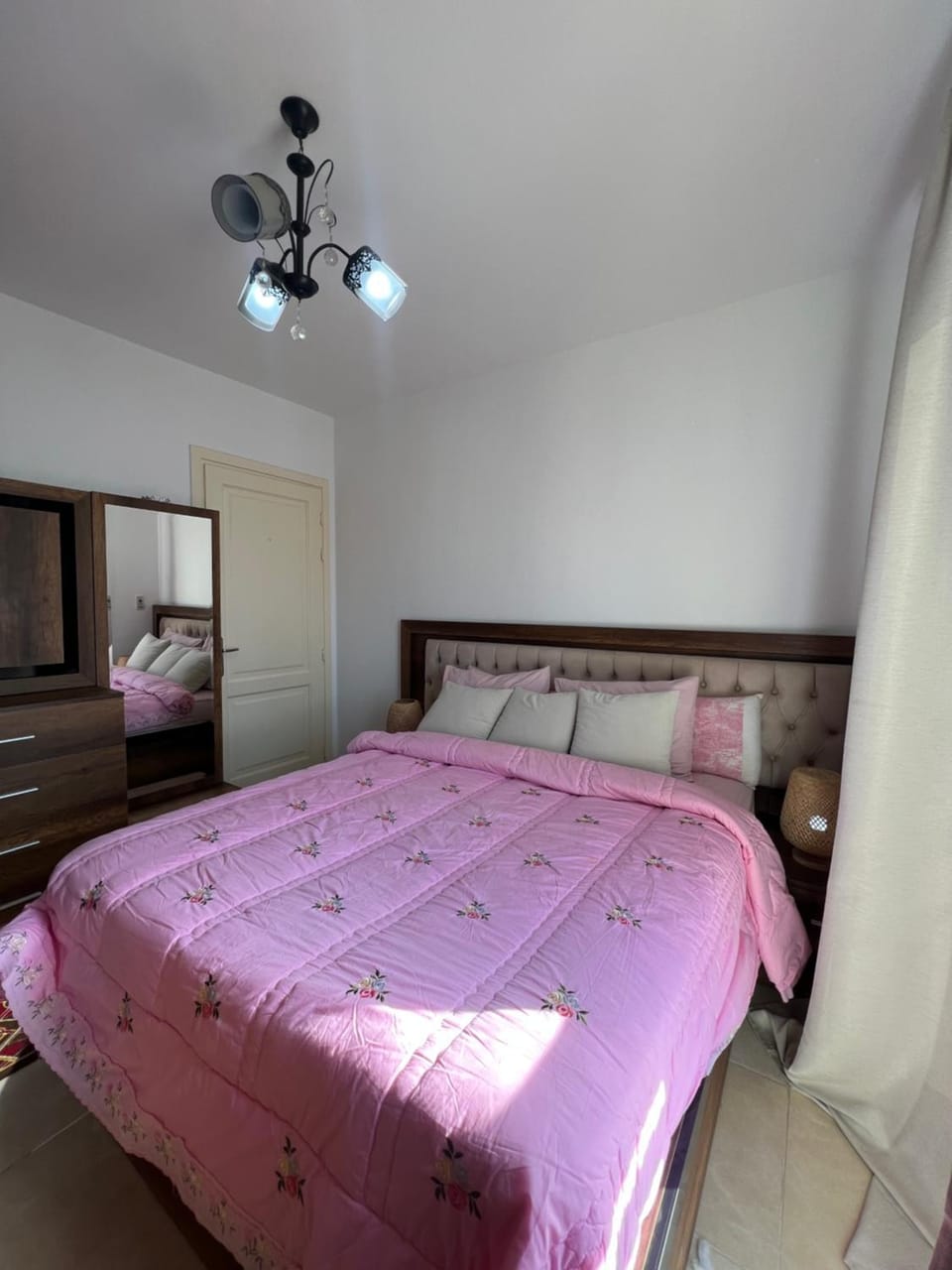 Bed, Photo of the whole room, Bedroom, wardrobe