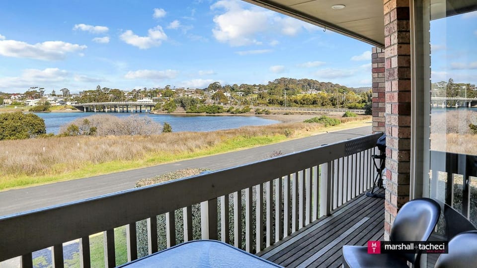 Patio, Natural landscape, View (from property/room), Balcony/Terrace, River view