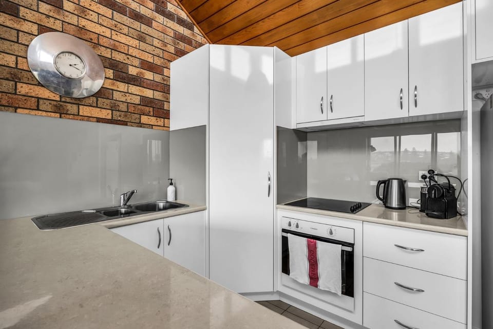 Marina Townhouse 1 - Unit 1 Wapengo St 6 House in Bermagui