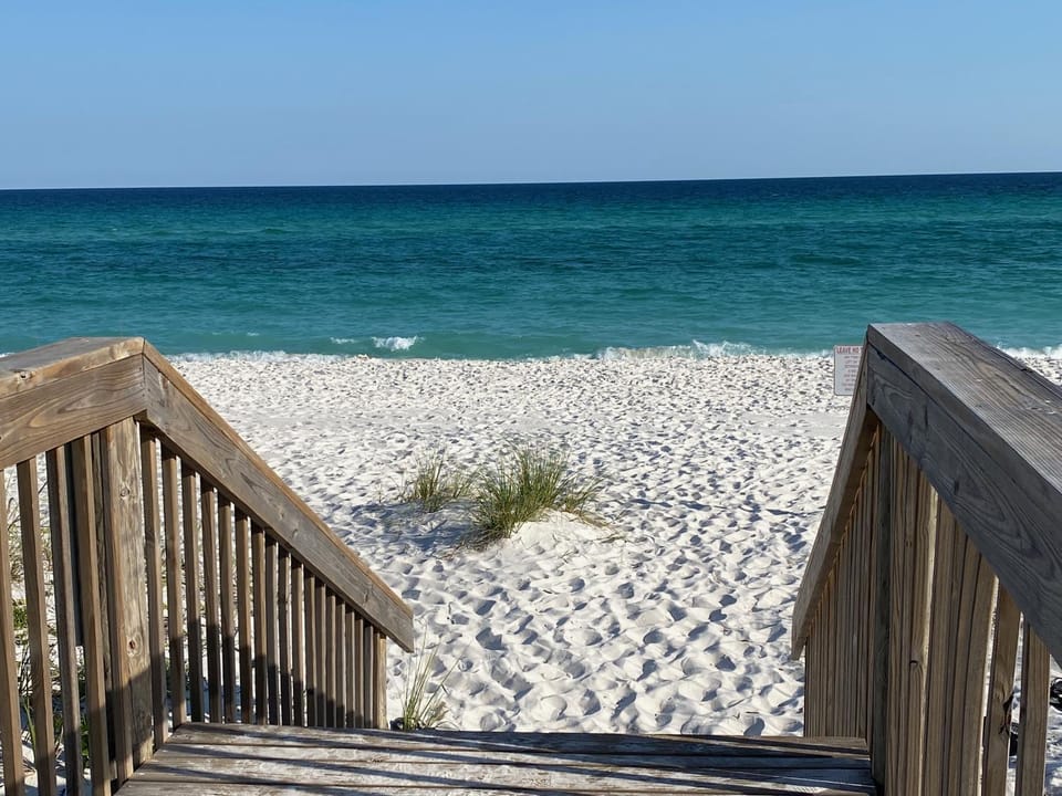 Pensacola Beach Gulf-Front 2BR Condo with Pool & Hot Tub Apartment hotel in Pensacola Beach