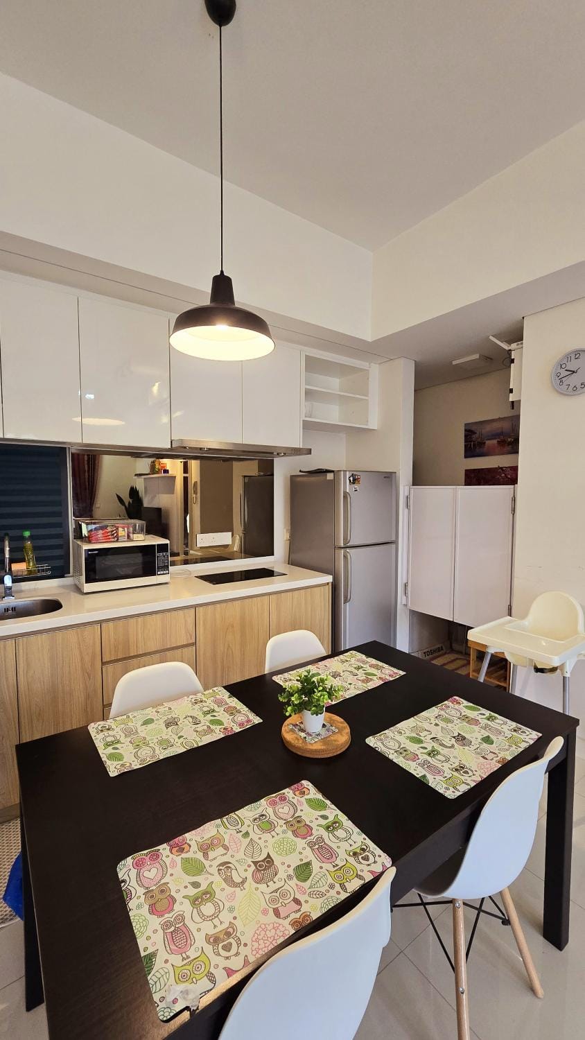 Kitchen or kitchenette, Food and drinks, Dining area, minibar, oven, stove