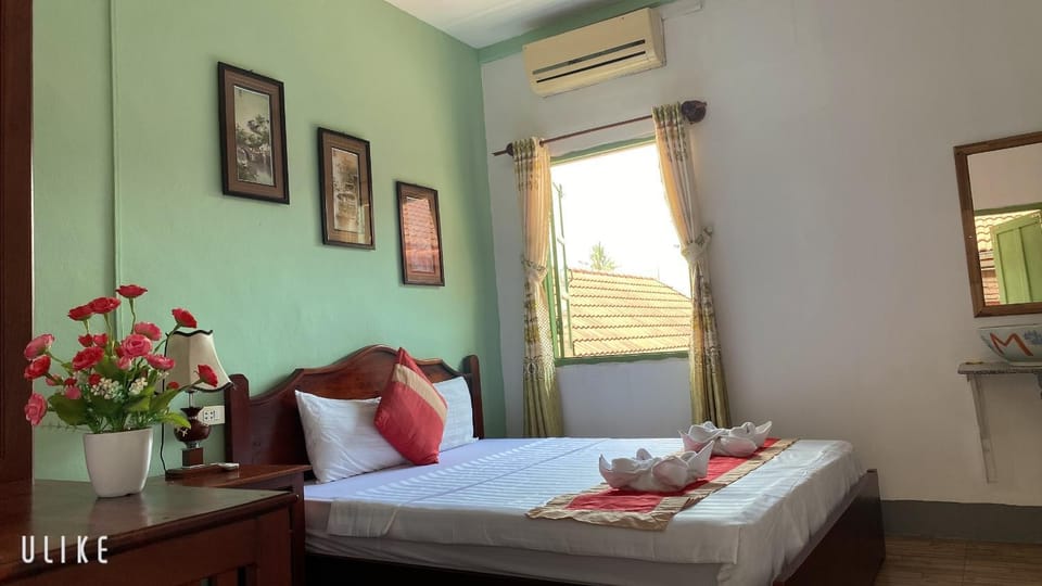 Bed, Photo of the whole room, Bedroom, air conditioner