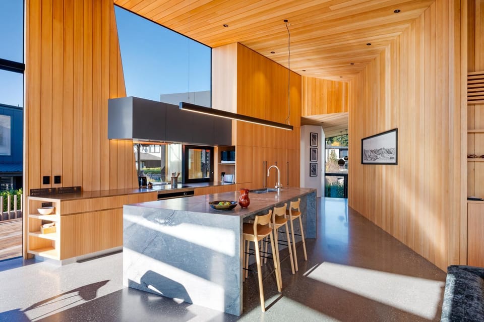 Kitchen or kitchenette, Seating area