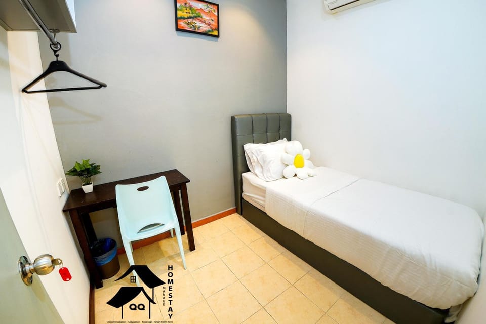 Bed, Bedroom