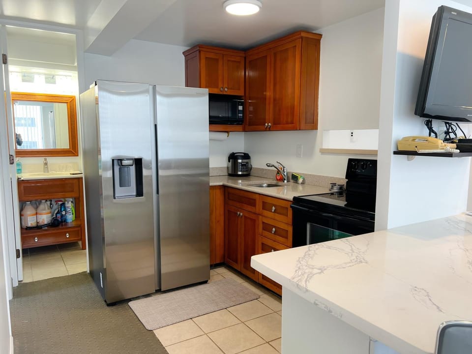 Modern Pacific Monarch 1-Bedroom Apartment in Honolulu