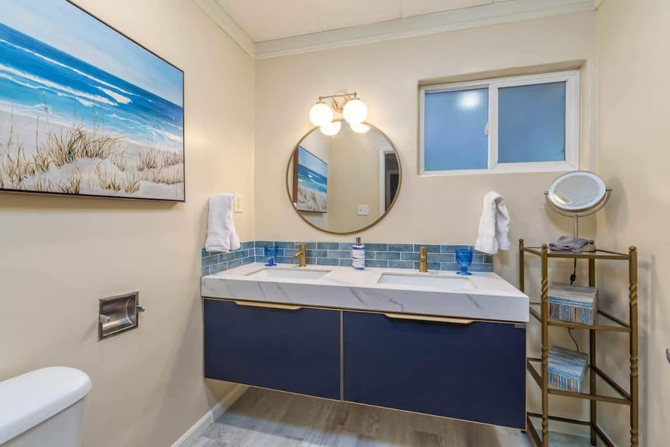 Sequoia Basecamp with Hot Tub Oasis House in Visalia