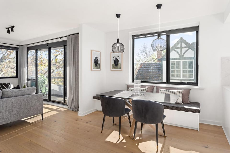 Boutique Stays - Elmtree Apartment in Melbourne