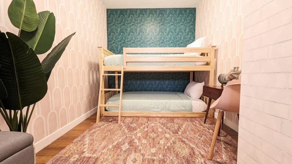 LA Huge Mid Century Guesthouse Patio LAX Beach Apartment in Culver City