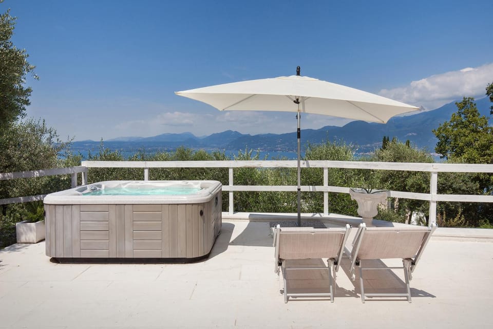 Villa Roby-Loft a Torri del Benaco House in Torri del Benaco