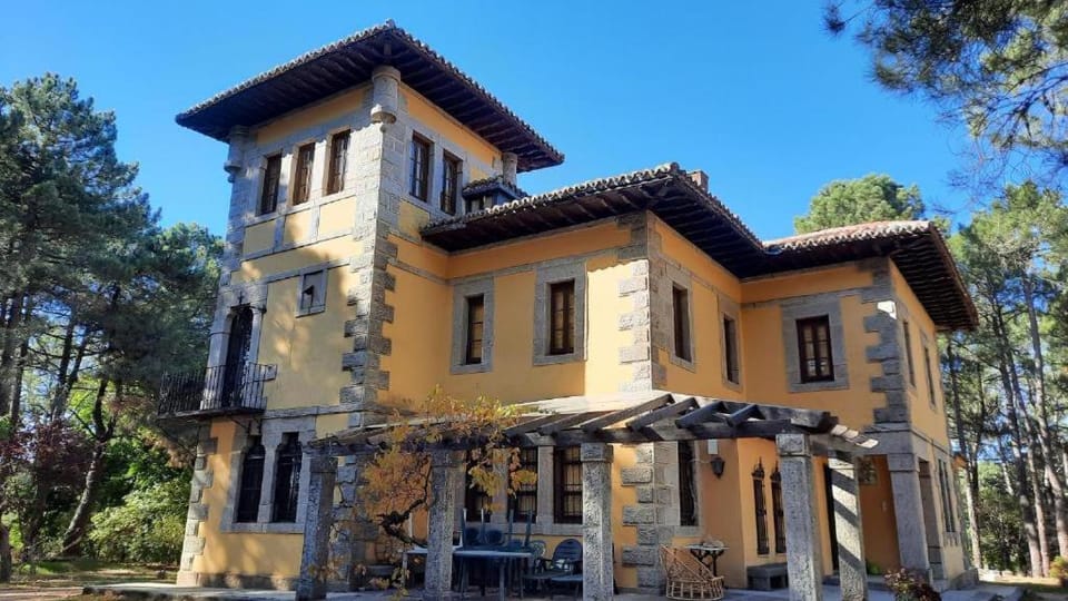 QUINTA ARENlLLAS Palacete en una finca privada de 7 hectáreas de pinar Apartment in Community of Madrid