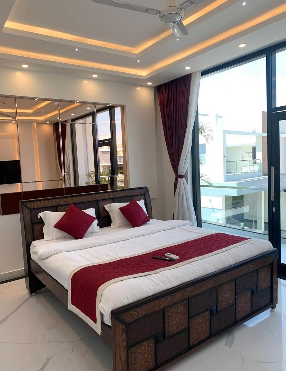 De Majestic Retreat Grand Hotel in Puducherry
