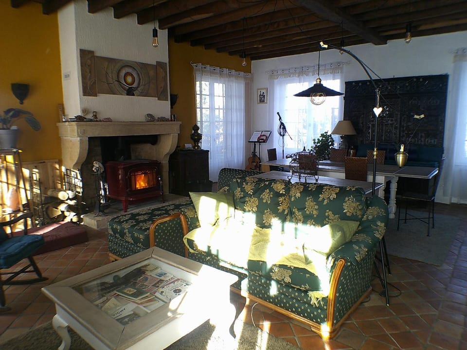 Living room, Internal: Not applicable to any particular room