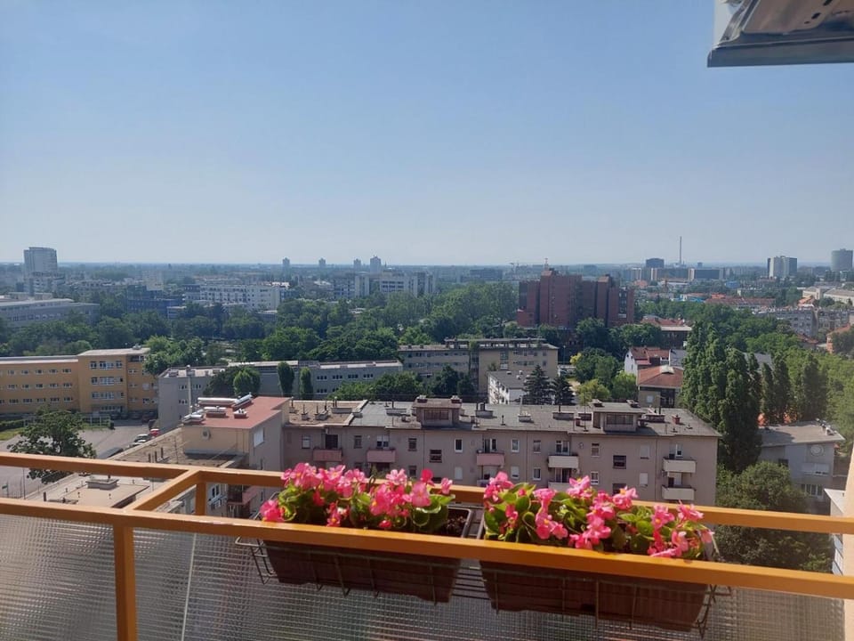 Day, View (from property/room), Balcony/Terrace, City view