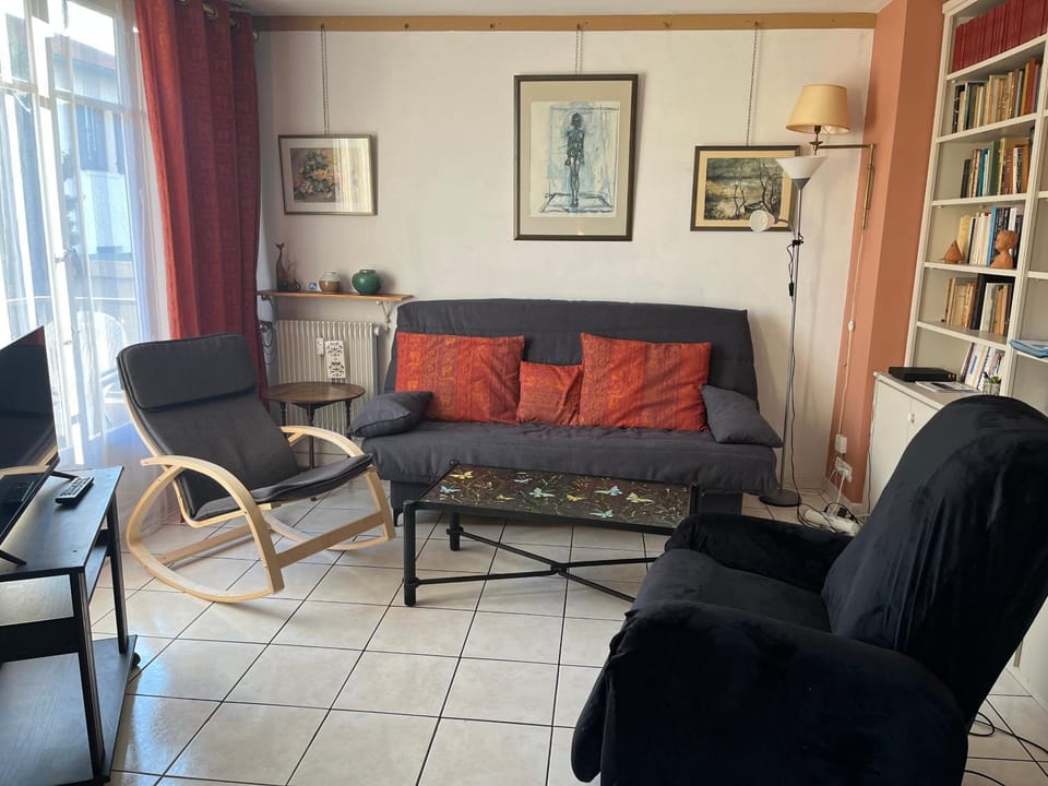 Living room, Seating area