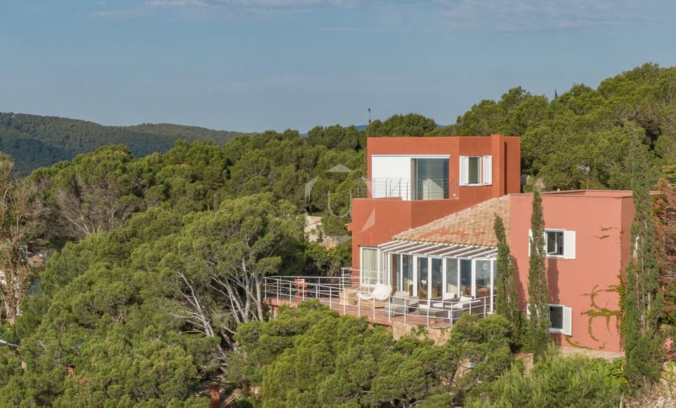 VILLA MIRADOR - vistas increíbles, jardín romantico Villa in Baix Empordà