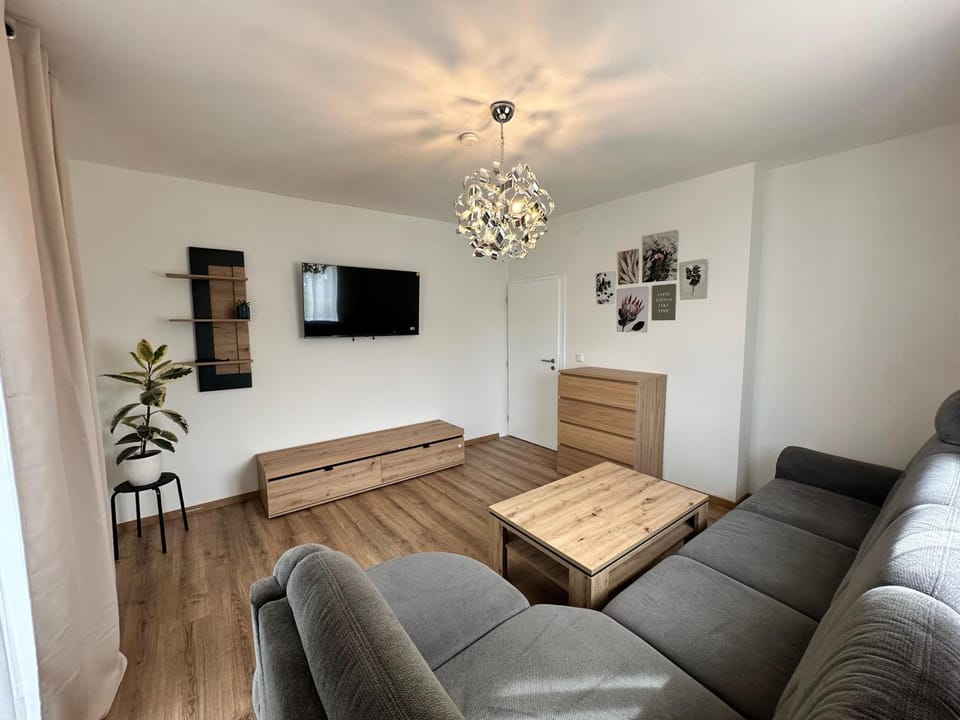 Communal lounge/ TV room, TV and multimedia, Living room, Seating area