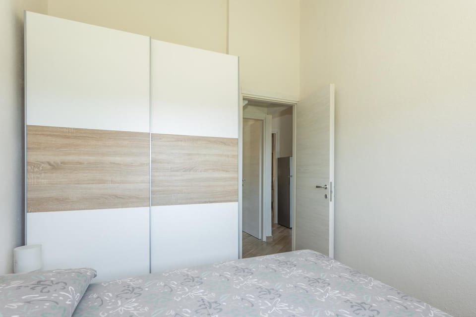 Bed, Photo of the whole room, Bedroom, wardrobe