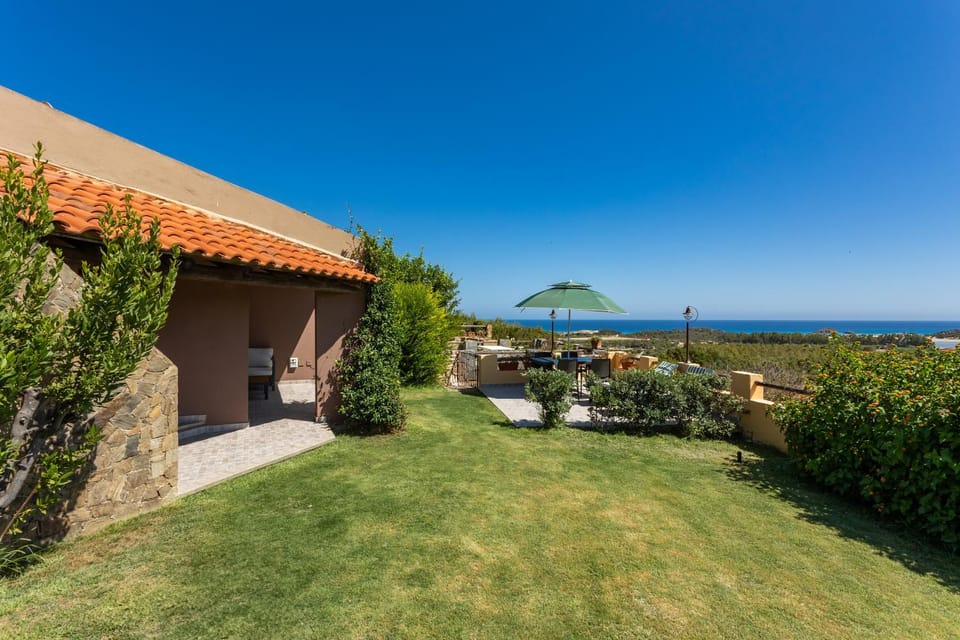 Property building, Natural landscape, Garden, Garden view, Sea view