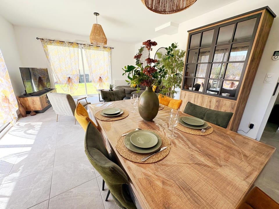 Dining area, Breakfast