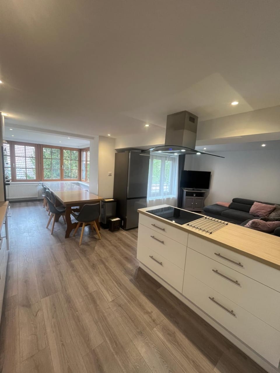 Kitchen or kitchenette, Dining area, pet friendly, stove