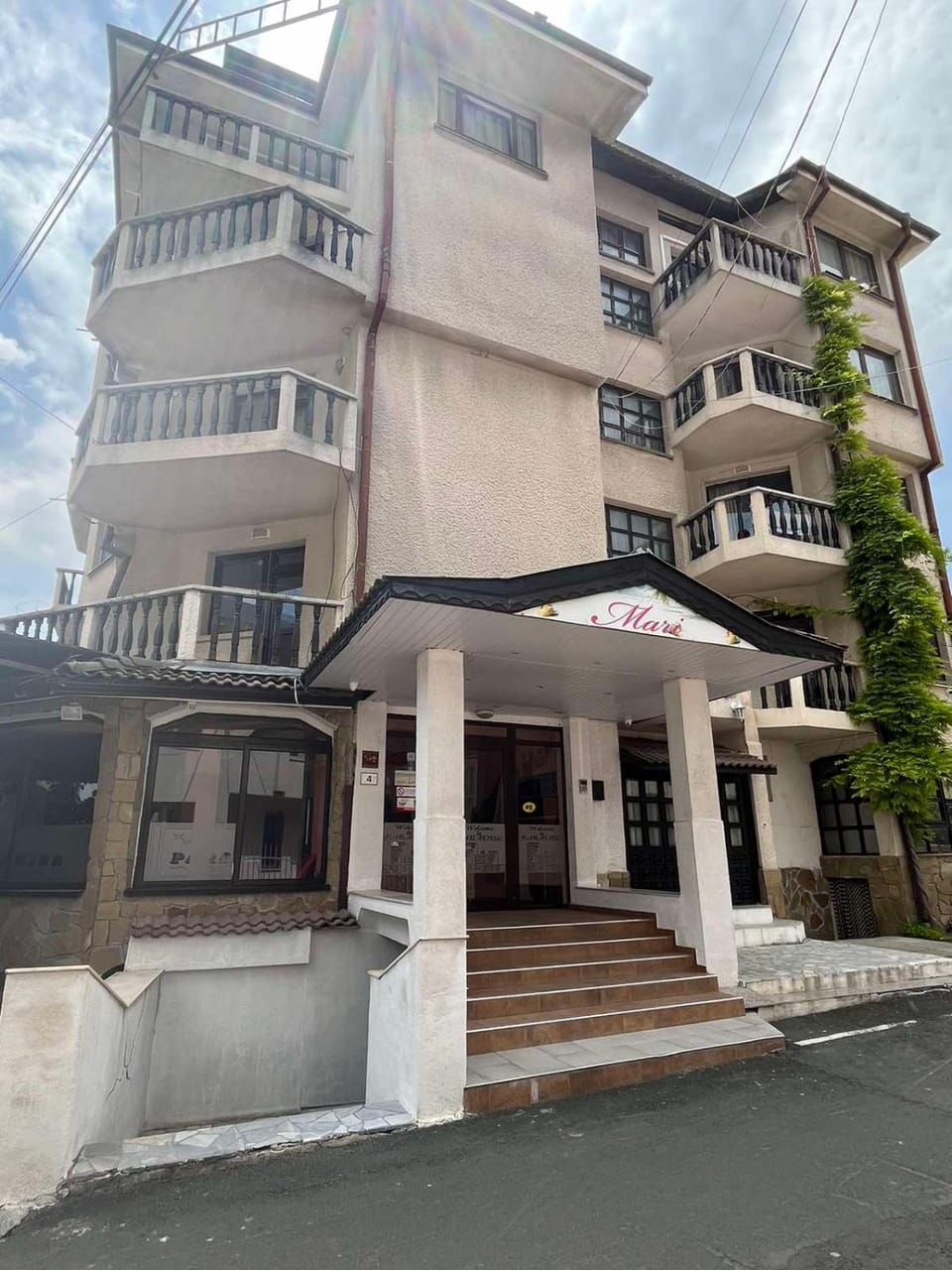Property building, Balcony/Terrace
