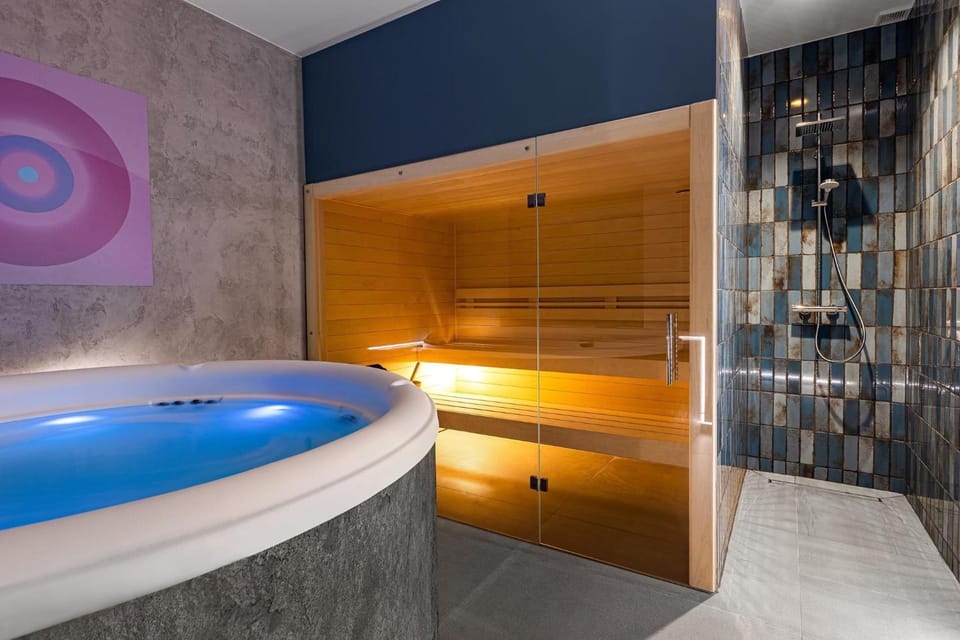 Hot Tub, Bathroom, Spa and wellness centre/facilities