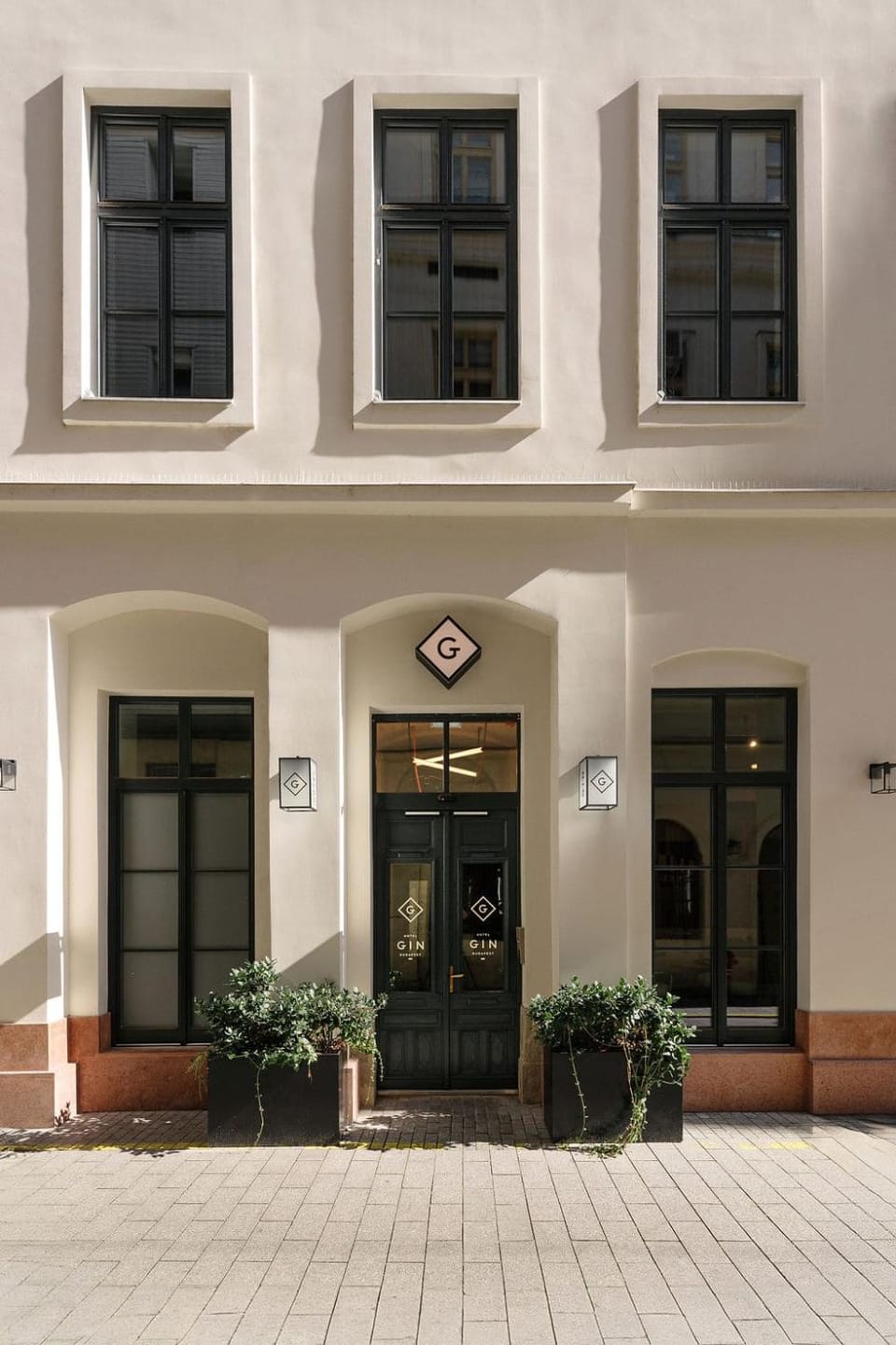 Facade/entrance