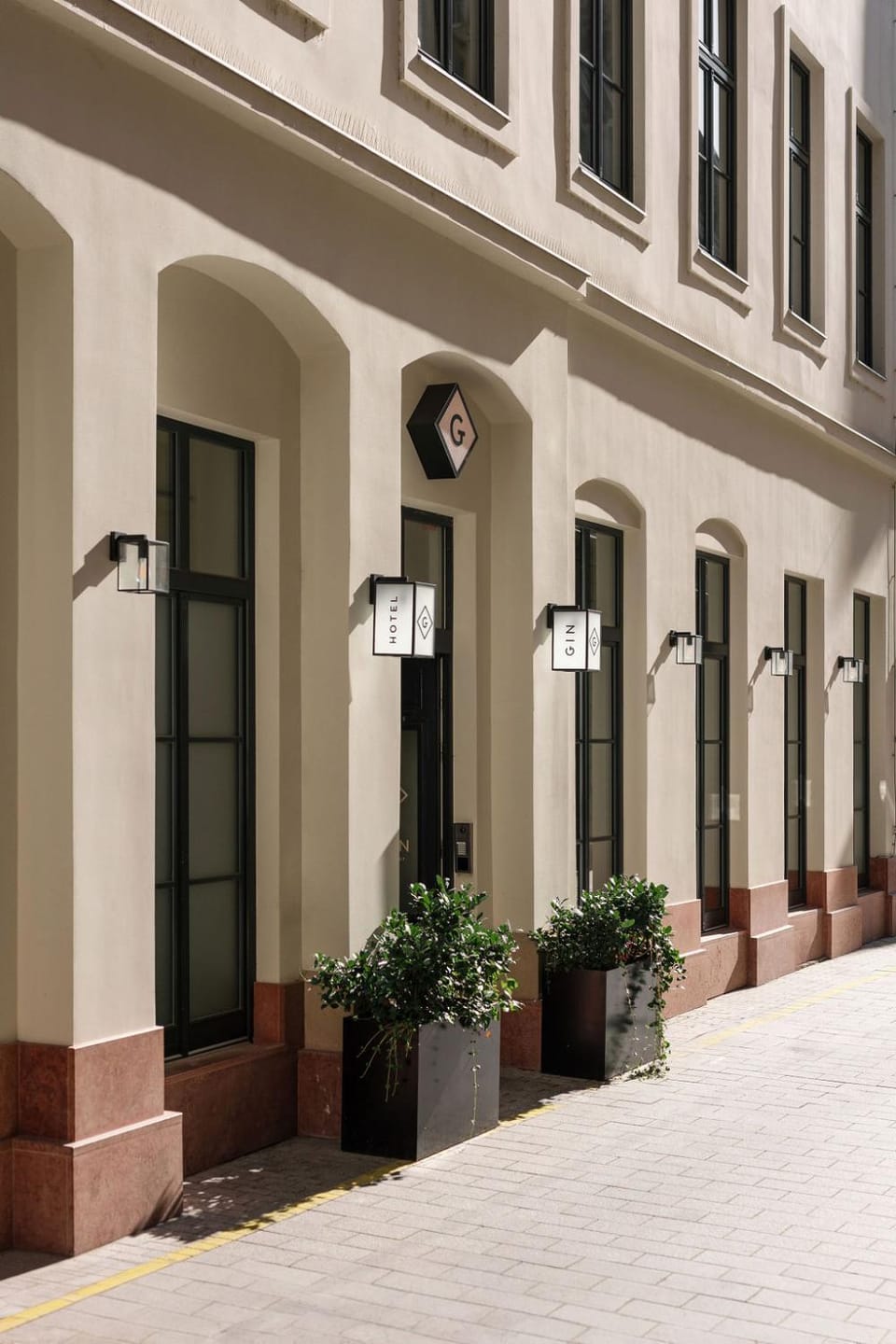 Facade/entrance