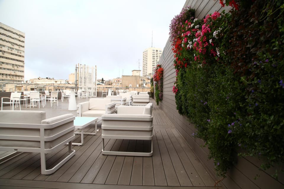 Property building, Restaurant/places to eat, Lounge or bar