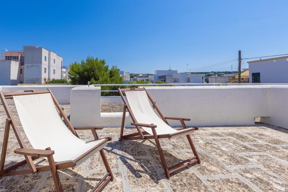 View (from property/room), Balcony/Terrace, sunbed