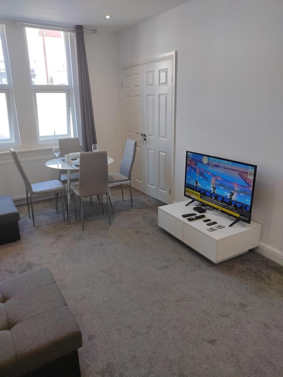 Top Quality Modern Southsea Garden Apartment Sleeps 4 People Apartment in Portsmouth