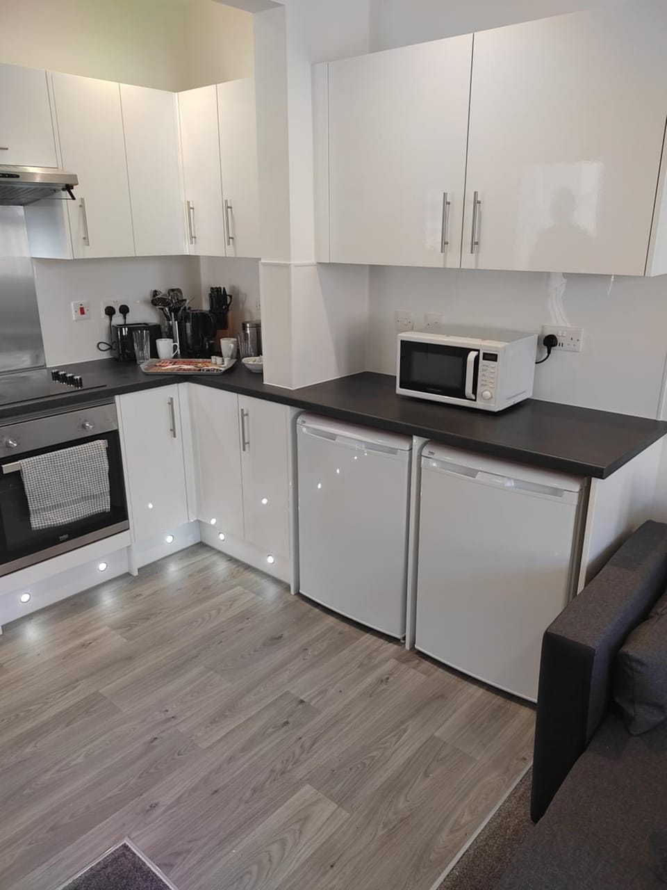 Top Quality Modern Southsea Garden Apartment Sleeps 4 People Apartment in Portsmouth